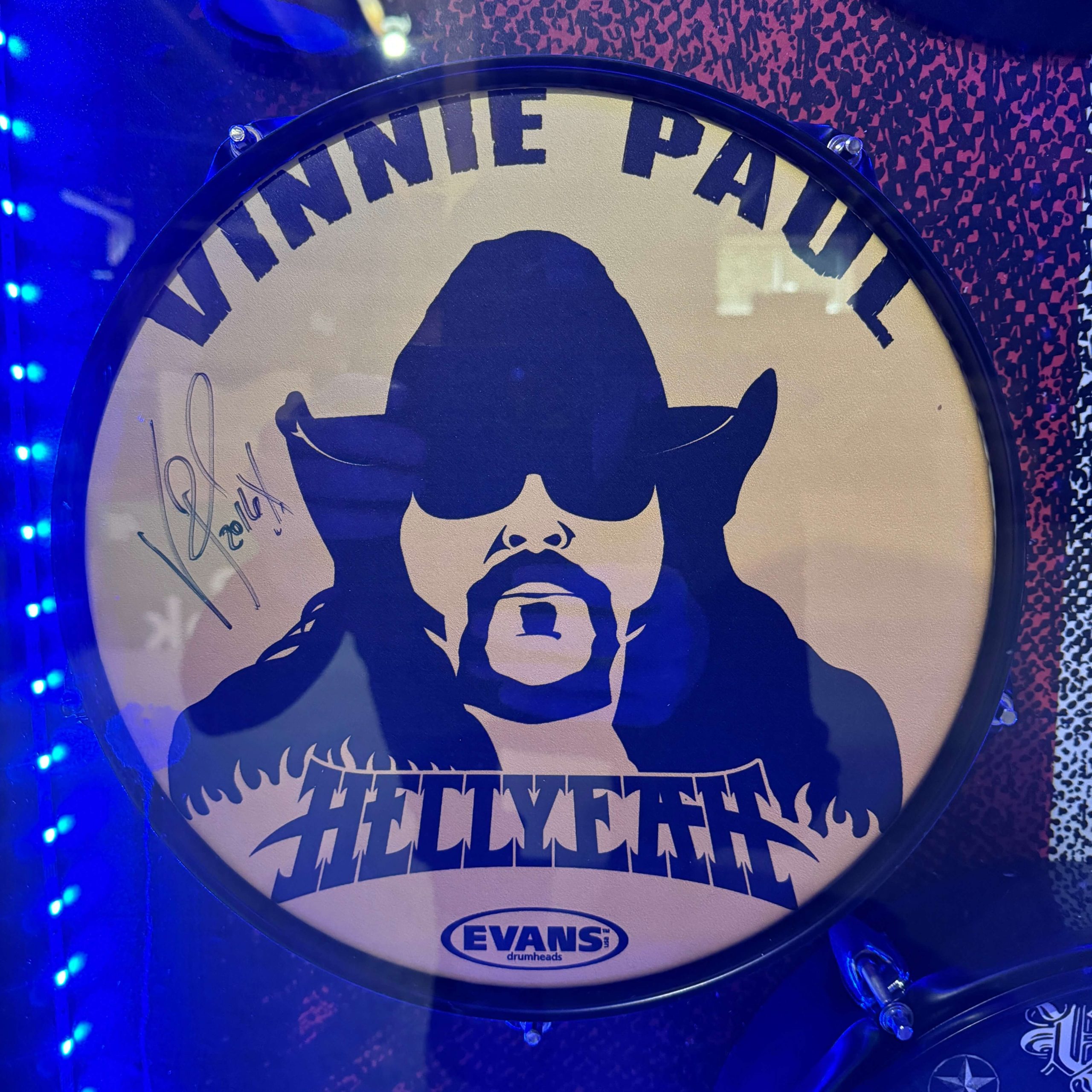 VINNIE PAUL BOX - GLOVES / STICKS / HAT OWNED BY VINNIE + 3 SIGNED DRUMHEAD - Image 5